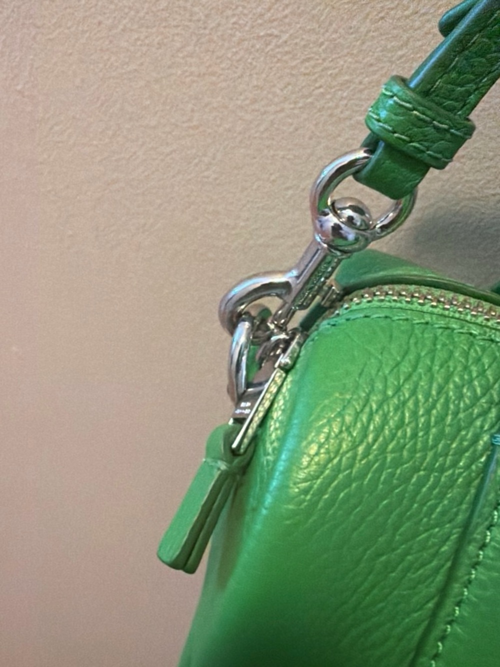 Marc Jacobs Green The Duffel Mini Leather Crossbody Bag - Picture 6 of 11